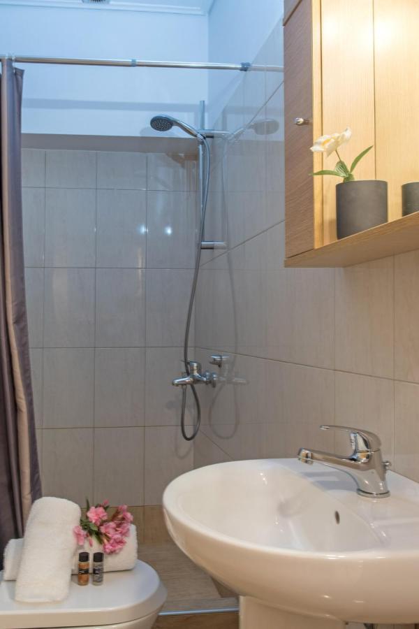 Apartment In The Historical Center Of Афины Экстерьер фото